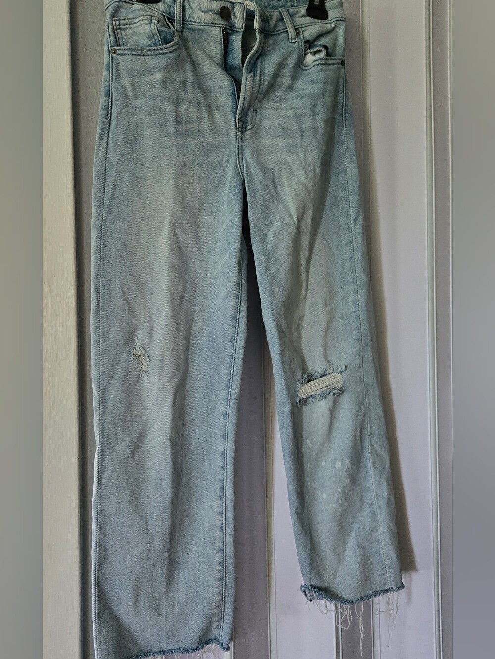 Altar'd State Light Wash Straight Leg Distressed Jeans Size 27